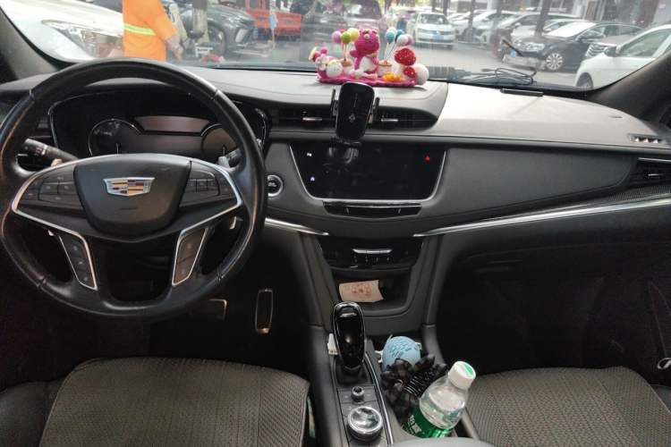 Used Cadillac XT5 2024 2.0T All-Wheel-Drive Luxury Version (Hummingbird Edition) Center Console
