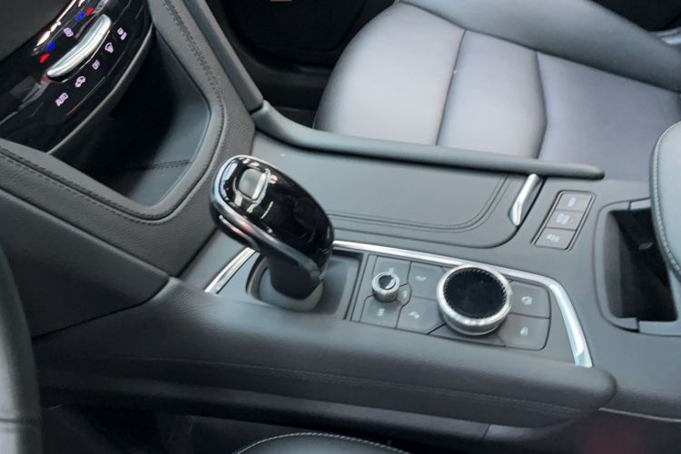 Used Cadillac XT5 2024 2.0T Two-Wheel Drive Fashion Edition Interior 7