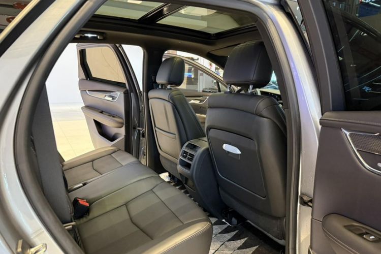 Used Cadillac XT5 2024 2.0T All-Wheel-Drive Luxury Version (Hummingbird Edition) Interior 9