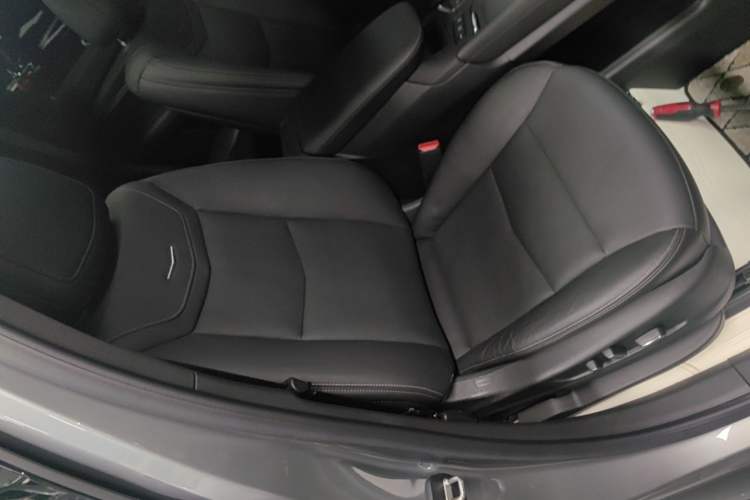 Used Cadillac XT5 2024 2.0T All-Wheel-Drive Luxury Version (Hummingbird Edition) Right Front Seat