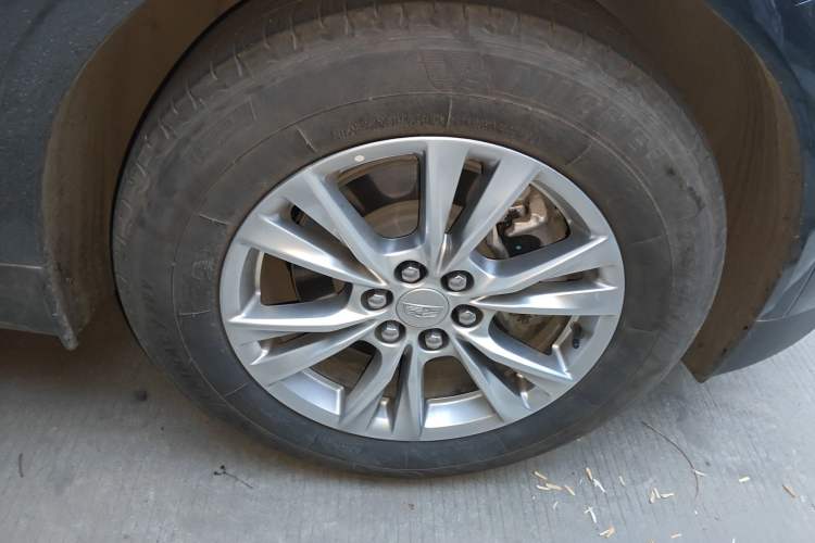Used Cadillac XT5 2024 2.0T Two-Wheel Drive Fashion Edition Right Front Wheel Hub