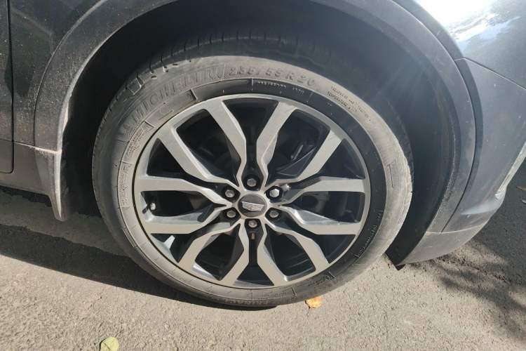 Used Cadillac XT5 2024 2.0T All-Wheel-Drive Luxury Version (Hummingbird Edition) Right Front Wheel Hub
