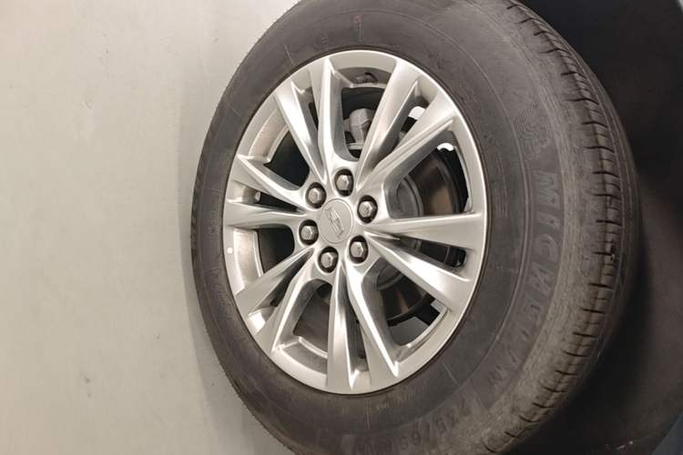 Used Cadillac XT5 2024 2.0T Two-Wheel Drive Fashion Edition Right Rear Wheel Hub