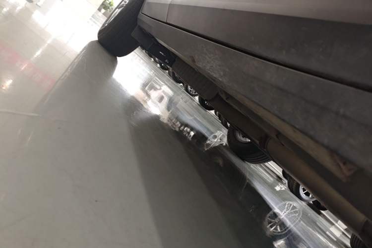 Used Cadillac XT5 2024 2.0T Two-Wheel Drive Fashion Edition Right Side Sill