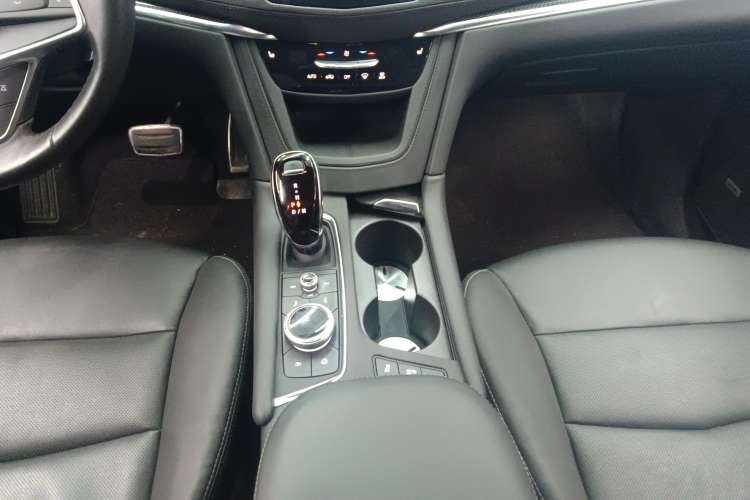Used Cadillac XT5 2024 2.0T All-Wheel-Drive Luxury Version (Hummingbird Edition) Gear Lever
