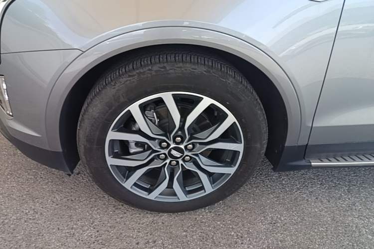 Used Cadillac XT5 2024 2.0T All-Wheel-Drive Luxury Version (Hummingbird Edition) Left Front Wheel Hub