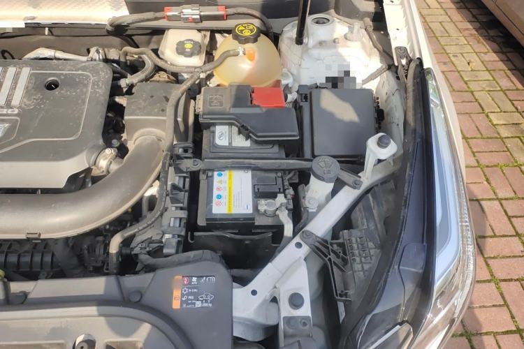 Used Cadillac XT5 2024 2.0T Two-Wheel Drive Fashion Edition Engine Bay Left