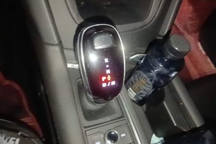 Used Cadillac XT5 2024 2.0T Two-Wheel Drive Fashion Edition Gear Lever