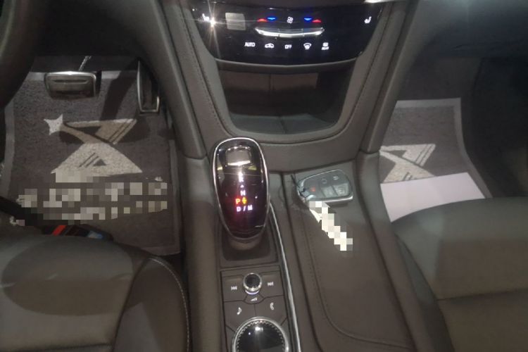 Used Cadillac XT5 2024 2.0T All-Wheel-Drive Luxury Version (Hummingbird Edition) Gear Lever