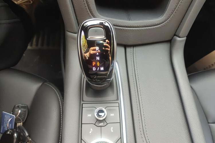 Used Cadillac XT5 2024 2.0T Two-Wheel Drive Fashion Edition Gear Lever