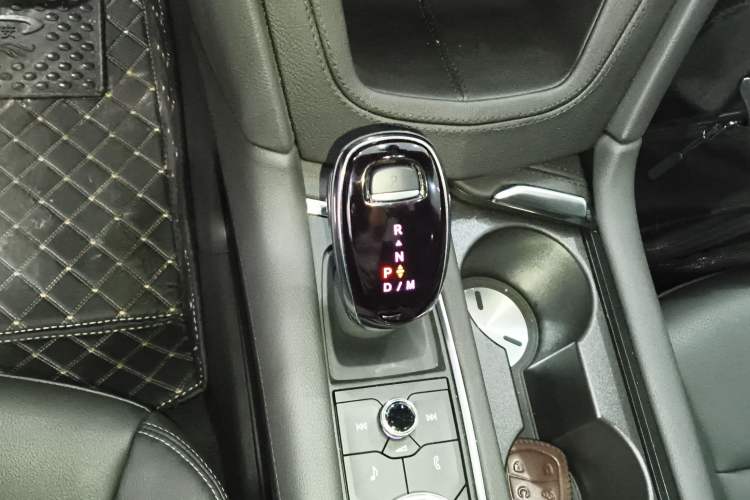 Used Cadillac XT5 2024 2.0T Two-Wheel Drive Fashion Edition Gear Lever