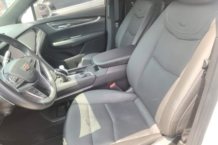Used Cadillac XT5 2024 2.0T All-Wheel-Drive Luxury Version (Hummingbird Edition) Left Front Seat
