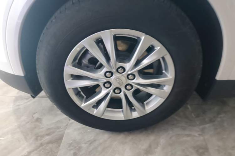 Used Cadillac XT5 2024 2.0T Two-Wheel Drive Fashion Edition Left Front Wheel Hub