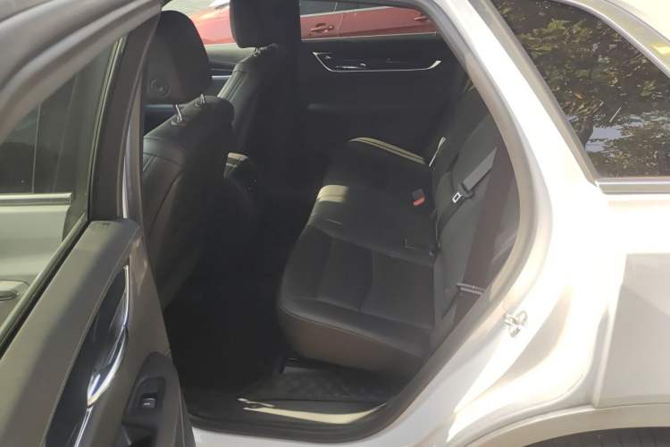 Used Cadillac XT5 2024 2.0T Two-Wheel Drive Fashion Edition Left Rear Seat