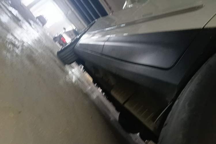 Used Cadillac XT5 2024 2.0T Two-Wheel Drive Fashion Edition Left Side Sill