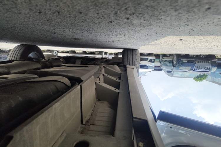 Used Cadillac XT5 2024 2.0T All-Wheel-Drive Luxury Version (Hummingbird Edition) Left Side Sill