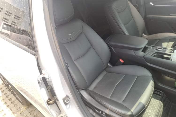 Used Cadillac XT5 2024 2.0T All-Wheel-Drive Luxury Version (Hummingbird Edition) Right Front Seat