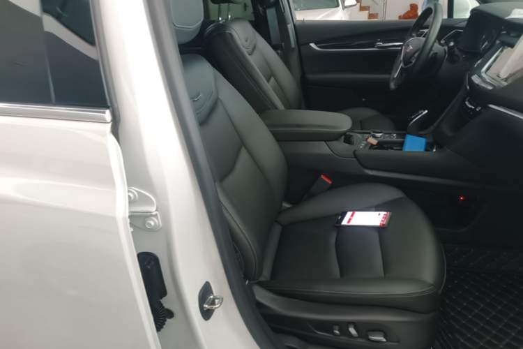 Used Cadillac XT5 2024 2.0T Two-Wheel Drive Fashion Edition Right Front Seat