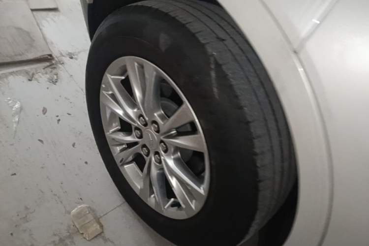 Used Cadillac XT5 2024 2.0T Two-Wheel Drive Fashion Edition Right Rear Wheel Hub