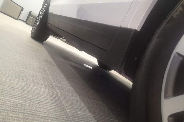 Used Cadillac XT5 2024 2.0T All-Wheel-Drive Luxury Version (Hummingbird Edition) Right Side Sill