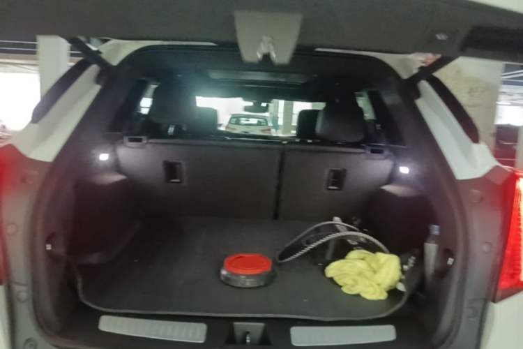 Used Cadillac XT5 2024 2.0T Two-Wheel Drive Fashion Edition Trunk