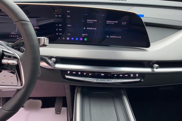 Used Cadillac XT5 2025 2.0T Luxury Version Audio And AC Panel