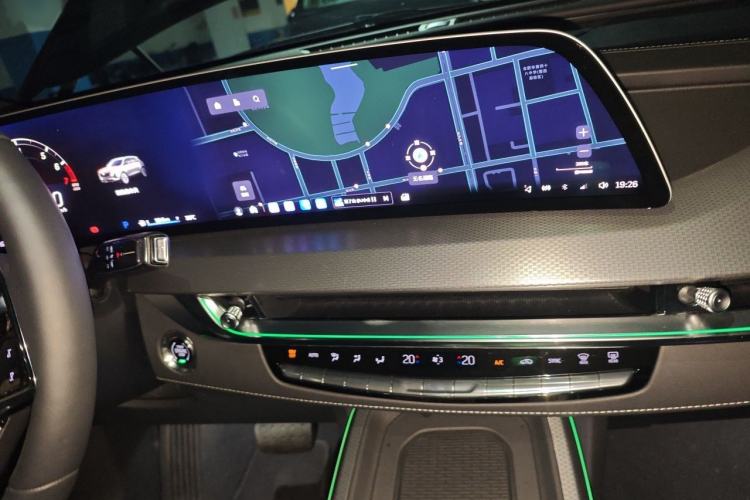 Used Cadillac XT5 2025 Model 2.0T Metropolitan Edition Audio And AC Panel