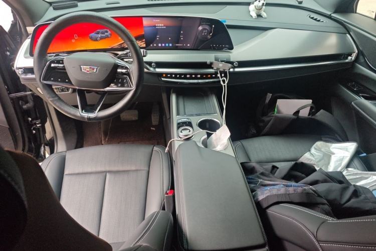 Used Cadillac XT5 2025 Model 2.0T Metropolitan Edition Center Console