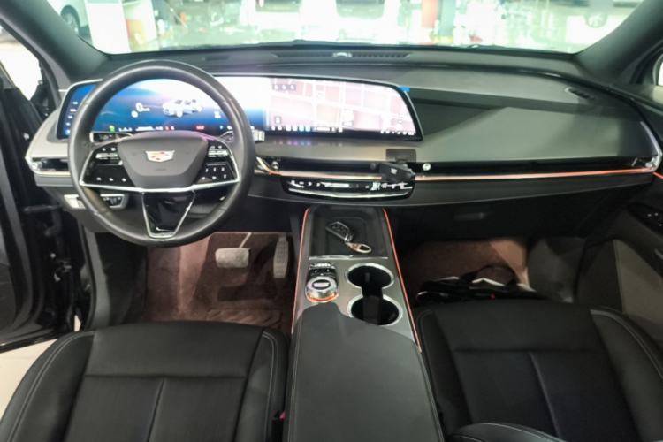 Used Cadillac XT5 2025 Model 2.0T Metropolitan Edition Center Console