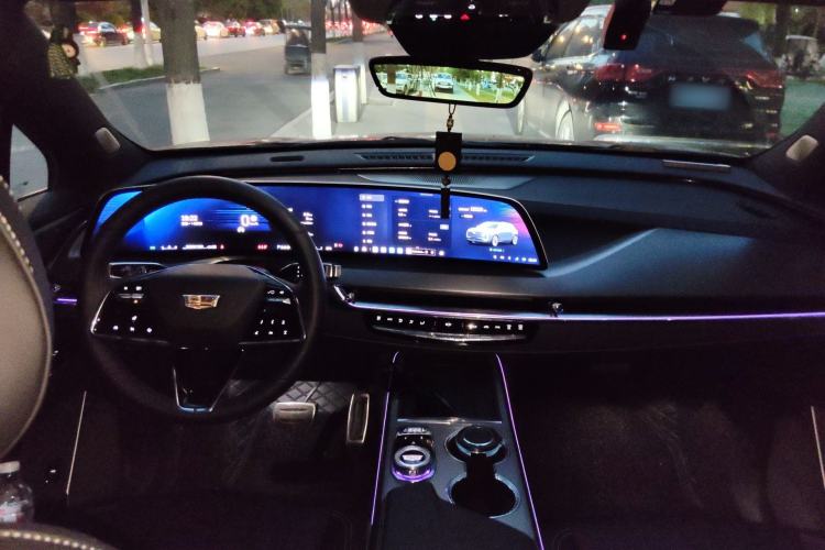 Used Cadillac XT5 2025 2.0T Prestige Version Center Console