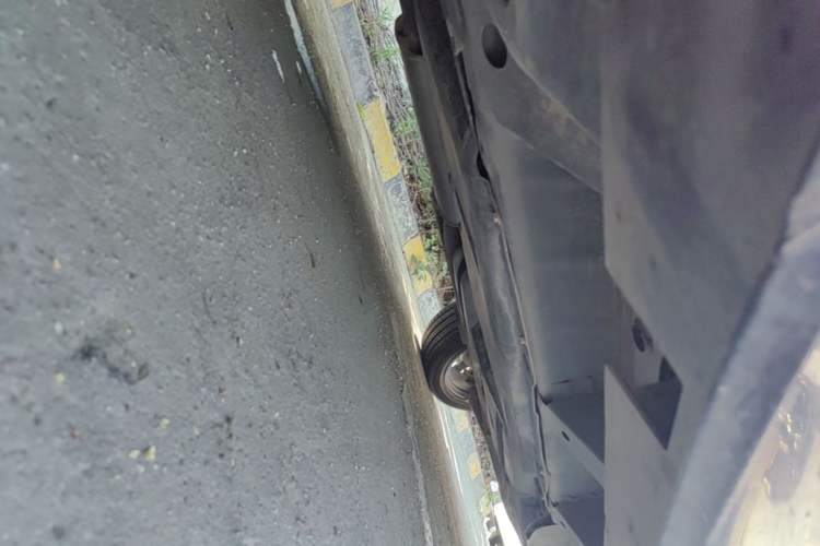 Used Cadillac XT5 2025 2.0T Platinum Edition Chassis Front Left