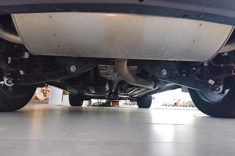 Used Cadillac XT5 2025 2.0T Platinum Edition Chassis Rear