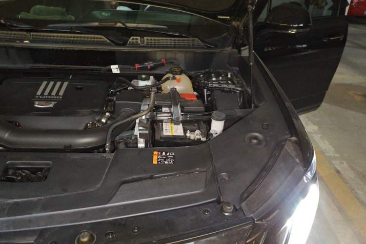 Used Cadillac XT5 2025 2.0T Luxury Version Engine Bay Left