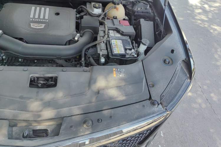 Used Cadillac XT5 2025 2.0T Platinum Edition Engine Bay Left