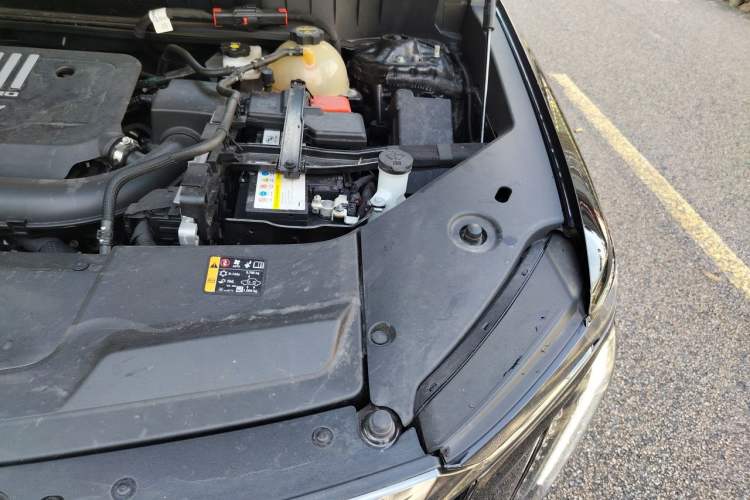 Used Cadillac XT5 2025 2.0T Luxury Version Engine Bay Left