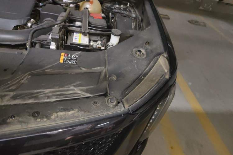 Used Cadillac XT5 2025 2.0T Luxury Version Engine Bay Left