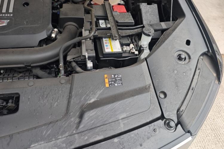 Used Cadillac XT5 2025 Model 2.0T Metropolitan Edition Engine Bay Left