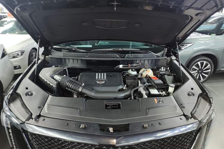 Used Cadillac XT5 2025 2.0T Luxury Version Engine Bay