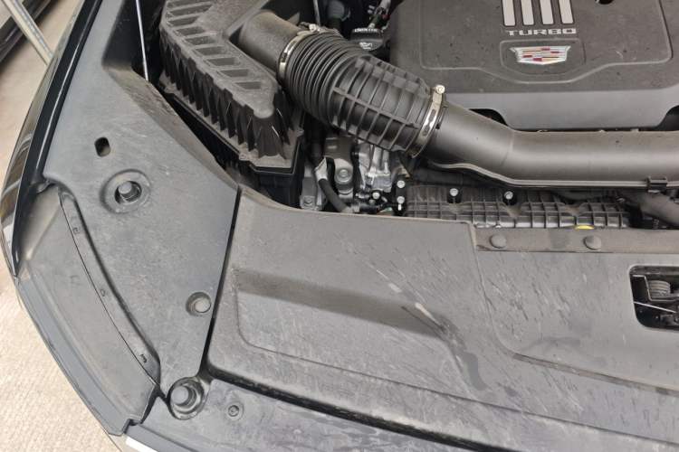 Used Cadillac XT5 2025 Model 2.0T Metropolitan Edition Engine Bay Right