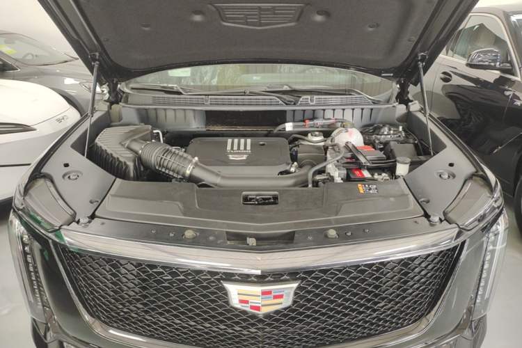 Used Cadillac XT5 2025 2.0T Luxury Version Engine Bay