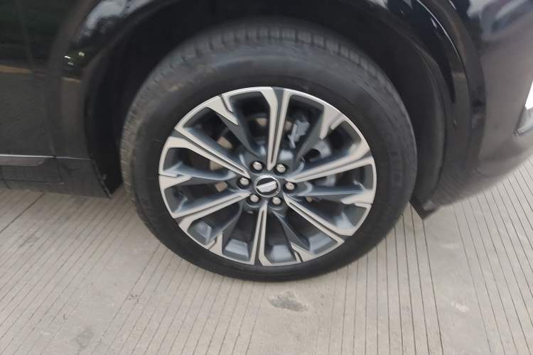 Used Cadillac XT5 2025 2.0T Luxury Version Exterior 1