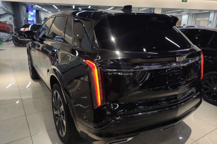 Used Cadillac XT5 2025 2.0T Platinum Edition Exterior 2