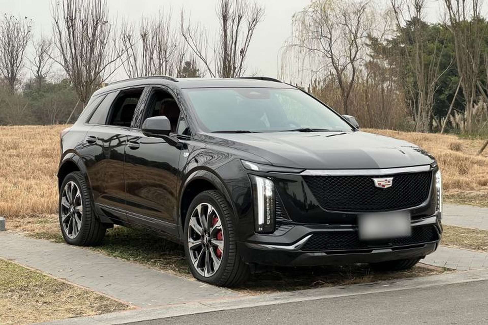 Used Cadillac XT5 2025 2.0T Platinum Edition Exterior 2