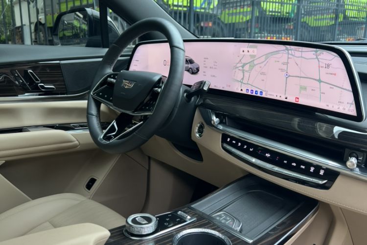 Used Cadillac XT5 2025 2.0T Luxury Version Exterior 3