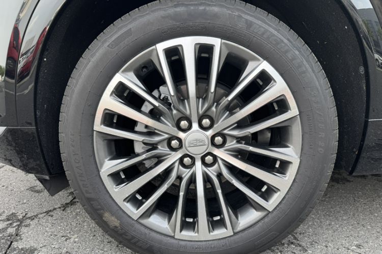 Used Cadillac XT5 2025 Model 2.0T Metropolitan Edition Exterior 4