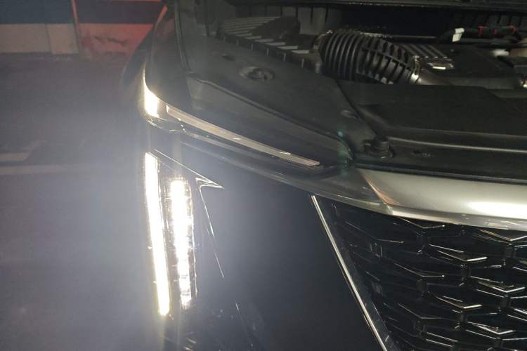 Used Cadillac XT5 2025 Model 2.0T Metropolitan Edition Exterior 6