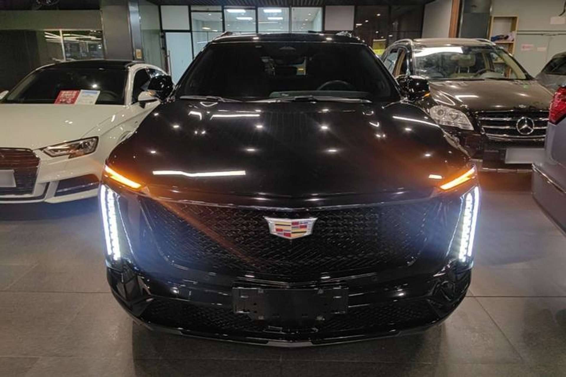 Used Cadillac XT5 2025 2.0T Prestige Version Front