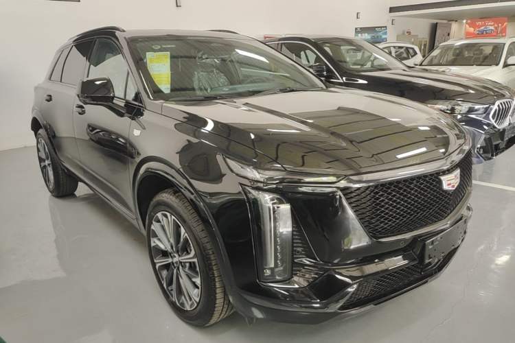 Used Cadillac XT5 2025 2.0T Luxury Version Front Right 45 Deg