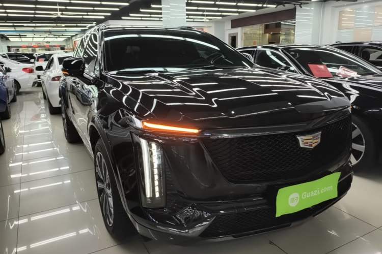 Used Cadillac XT5 2025 2.0T Luxury Version Front Right 45 Deg