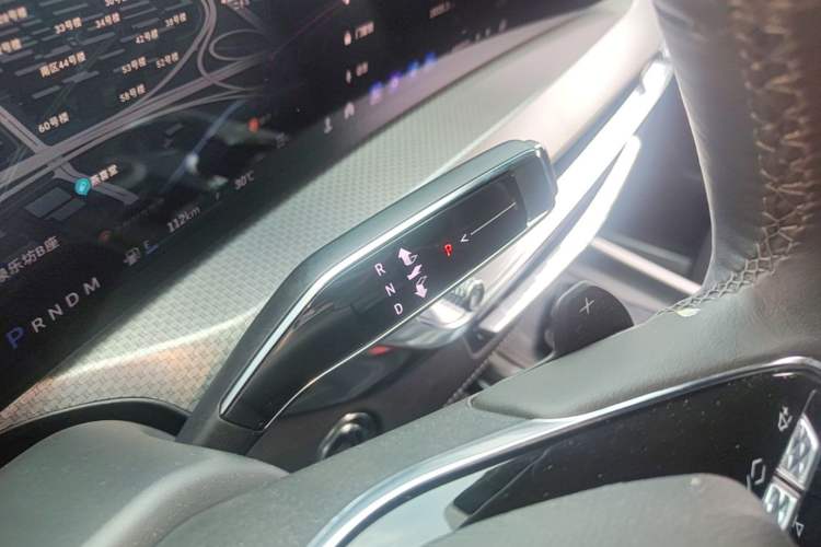 Used Cadillac XT5 2025 2.0T Luxury Version Gear Lever